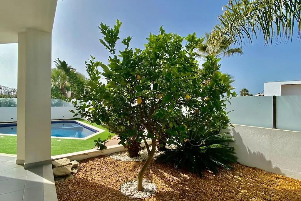 Villa Limoeiro - Beautiful New Home Nestled In The Heart Of Gale 吉亚