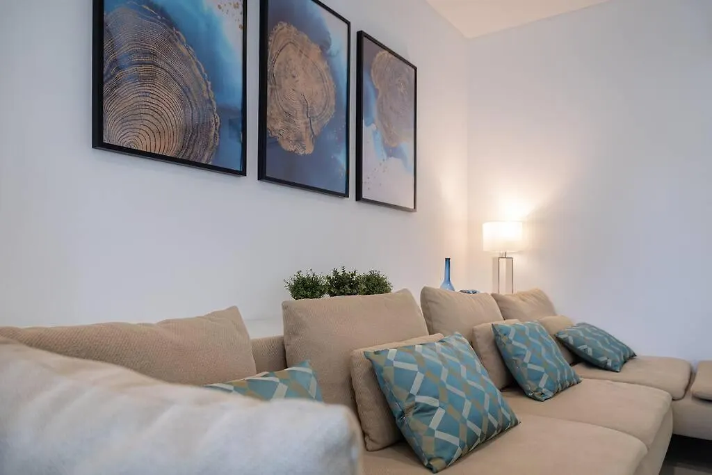 Villa Limoeiro - Beautiful New Home Nestled In The Heart Of Gale Guia