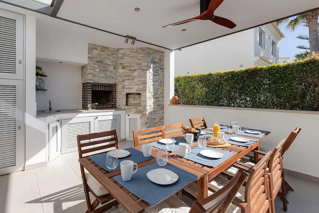 Villa Limoeiro - Beautiful New Home Nestled In The Heart Of Gale Guia  0*, Guia (Faro) Portugal