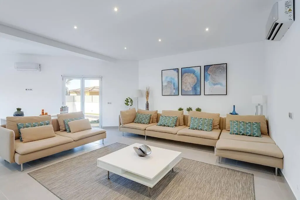 Villa Limoeiro - Beautiful New Home Nestled In The Heart Of Gale Guia  Guia (Faro)