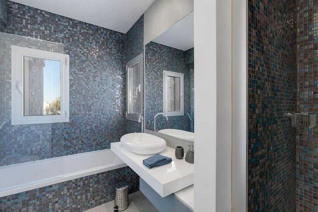 Villa Limoeiro - Beautiful New Home Nestled In The Heart Of Gale Guia