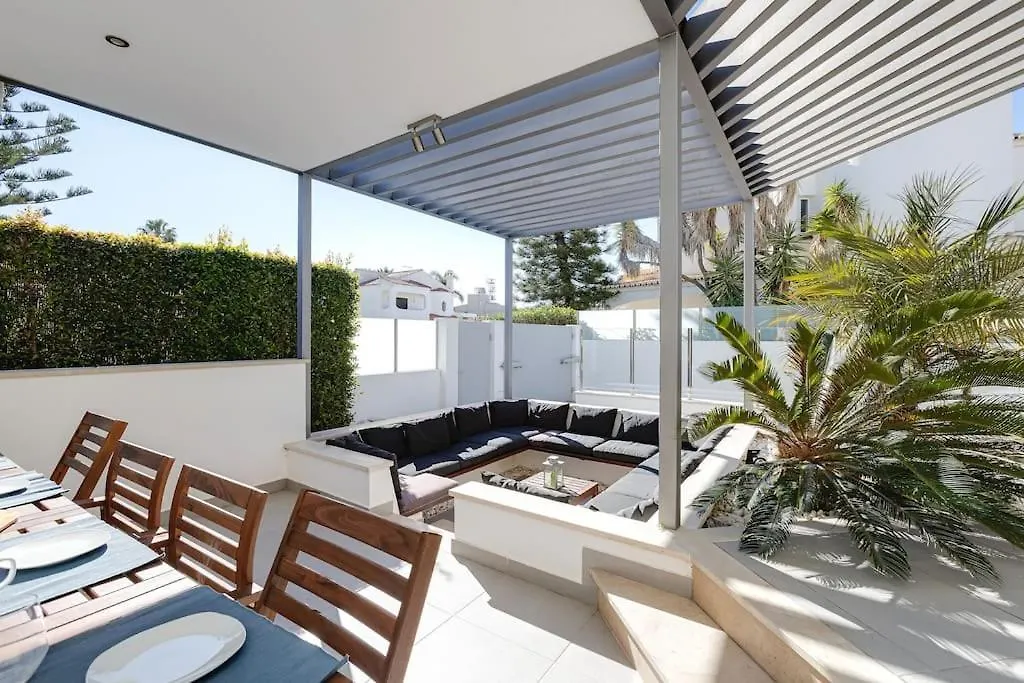 Villa Limoeiro - Beautiful New Home Nestled In The Heart Of Gale Guia  0*, Guia (Faro)