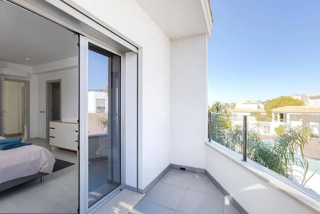 Villa Limoeiro - Beautiful New Home Nestled In The Heart Of Gale Guia