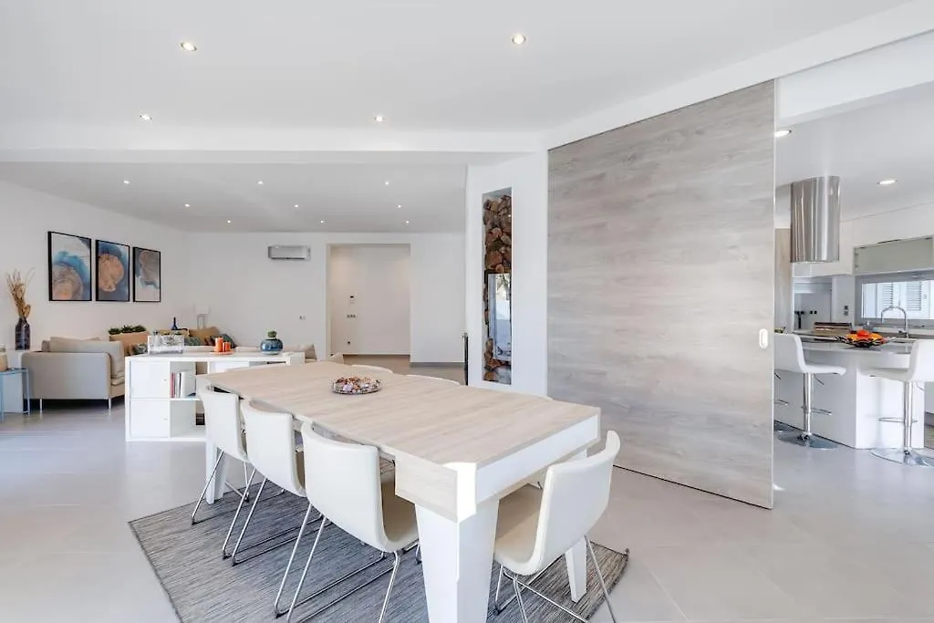 Villa Limoeiro - Beautiful New Home Nestled In The Heart Of Gale Guia  0*, Guia (Faro) Portugal