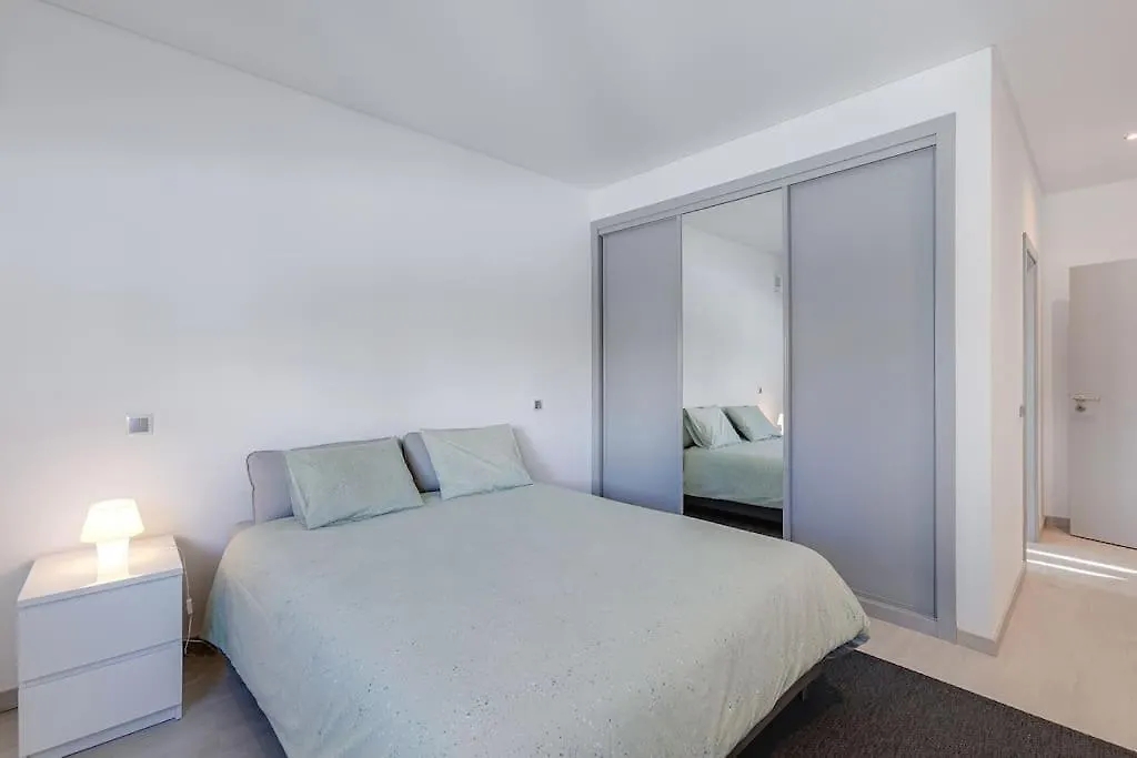 Villa Limoeiro - Beautiful New Home Nestled In The Heart Of Gale Guia  0*, Guia (Faro)