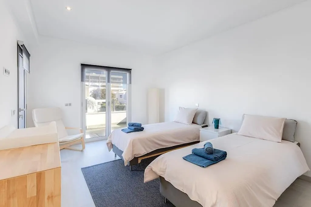 Villa Limoeiro - Beautiful New Home Nestled In The Heart Of Gale Guia