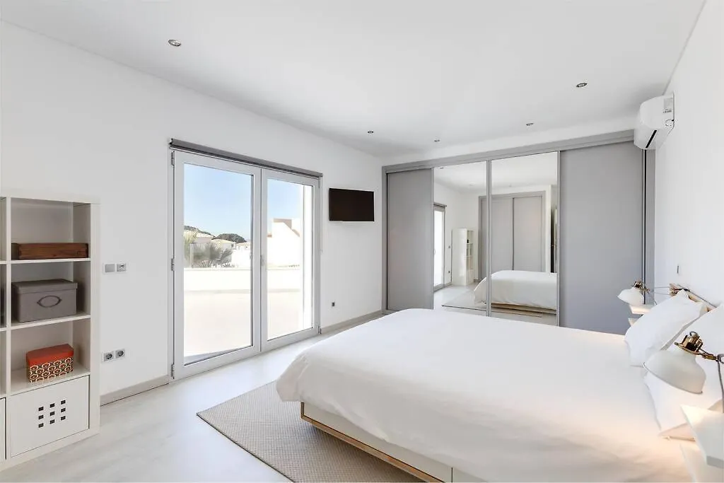 Villa Limoeiro - Beautiful New Home Nestled In The Heart Of Gale Guia  0*, Guia (Faro)