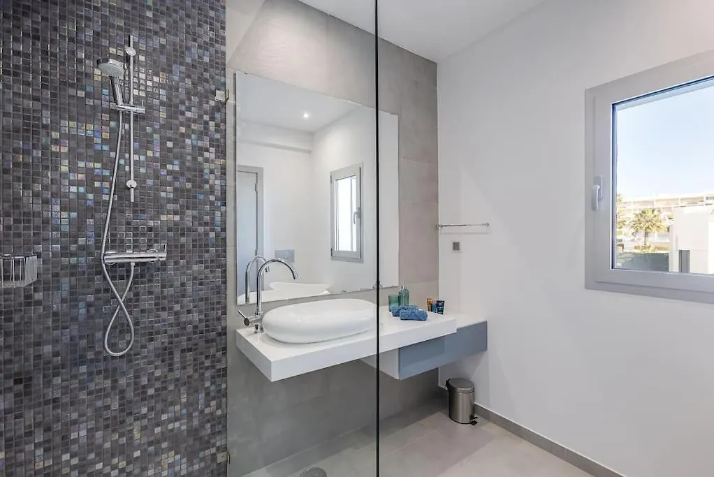 Villa Limoeiro - Beautiful New Home Nestled In The Heart Of Gale Guia