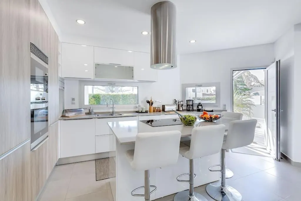 Villa Limoeiro - Beautiful New Home Nestled In The Heart Of Gale Guia   Guia (Faro)